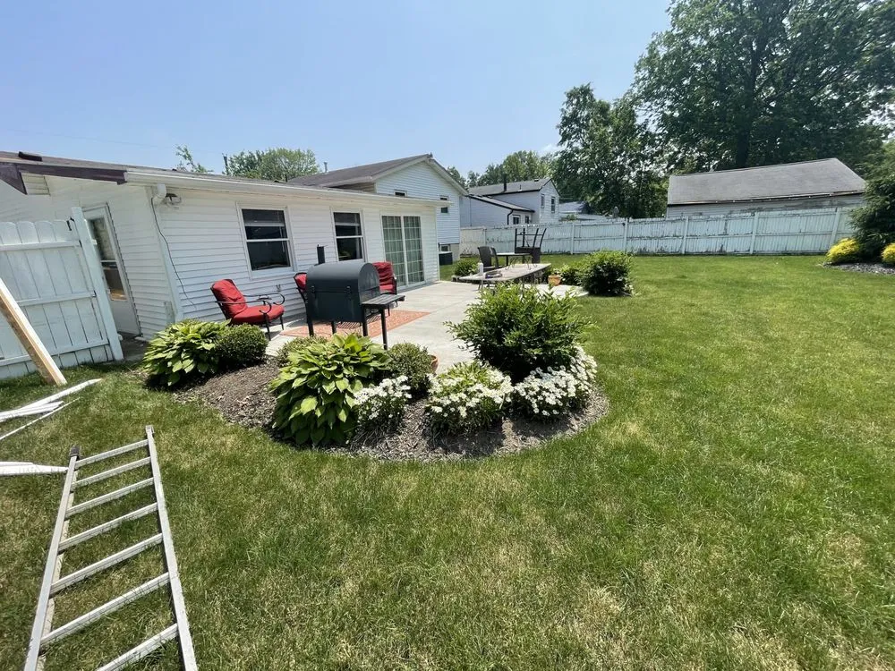 Custom lawn care service in Lorain, OH by White Glove General Cleaning Service