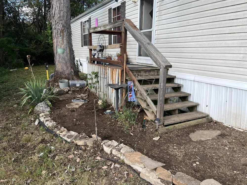 Top-rated outdoor landscaping for year-round maintenance in Saint Louis, MO by White Lawn And Leave Care