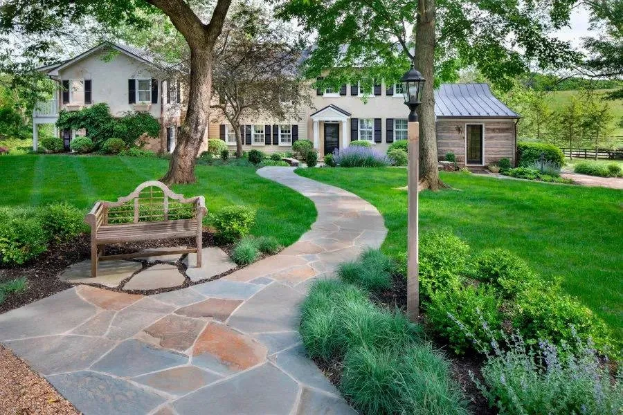 Top-rated residential landscaping for year-round maintenance in Leesburg, VA by White Pearl Management