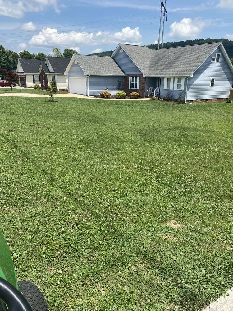Affordable outdoor landscaping in Ooltewah, TN by White Wash Outdoors