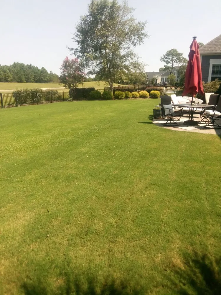 Local garden landscaping experts serving Winnabow, NC - Whitecz LawnCare and Cleaning