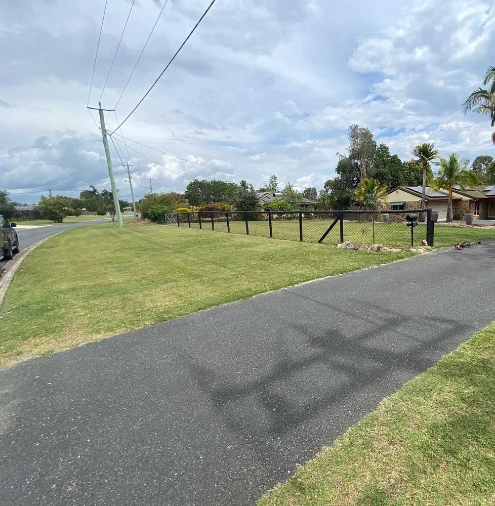 Expert lawn mowing service near you in Dallas, TX by Whitehall Lawn Care