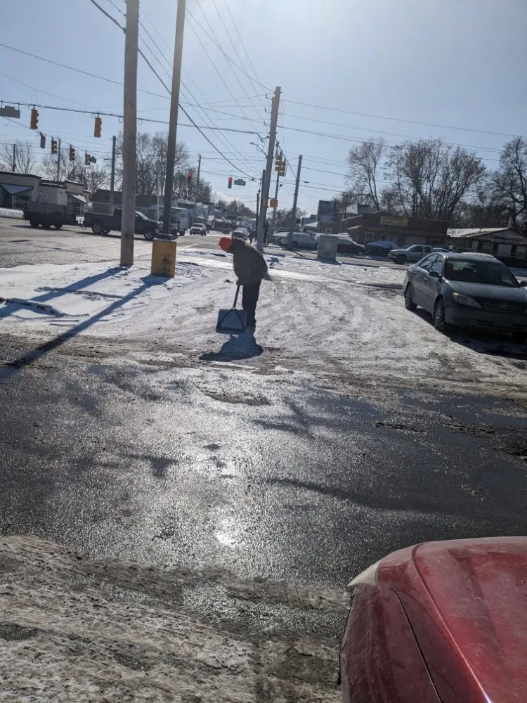 Affordable yard maintenance in Indianapolis, IN - Whitehouse Junk Removal Cleaning And Lawn Care