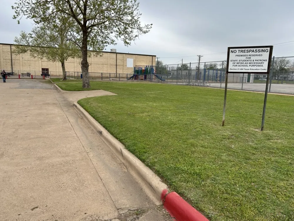 Affordable yard maintenance experts serving Wichita Falls, TX - White's Lawncare