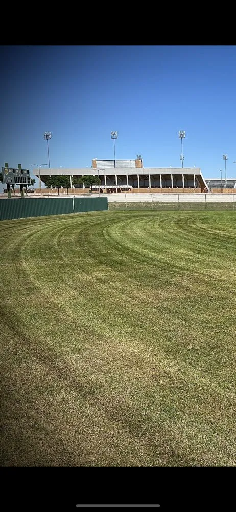 Affordable garden landscaping in Wichita Falls, TX by White's Lawncare