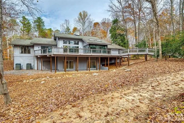 Whitetail Residential Services Logo