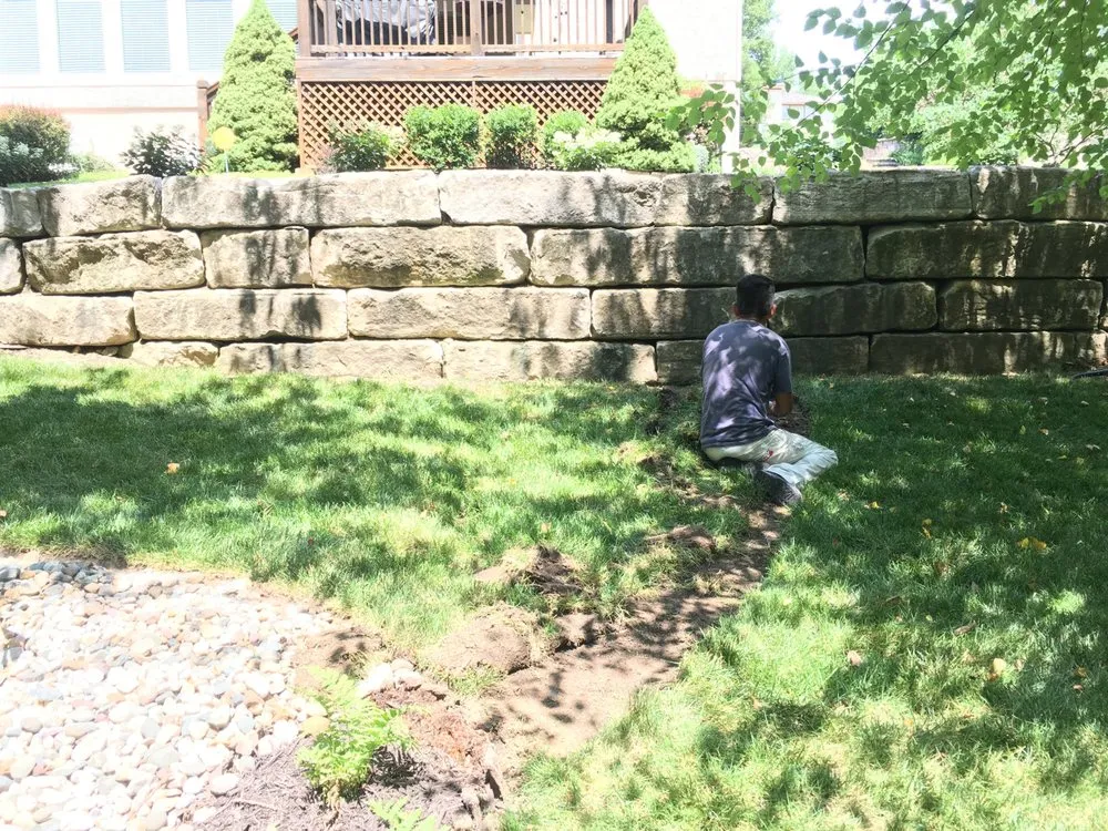 Affordable lawn care service for beautiful yards across Kansas City, KS - Whitewood Lawncare