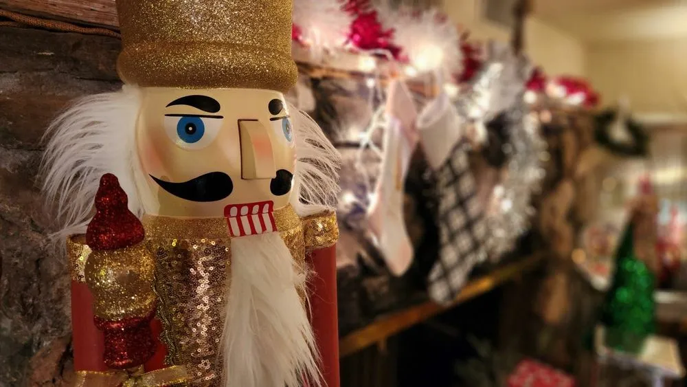 Top-rated yard cleanup service for residential properties across Phoenix, AZ - Whitfill Nursery