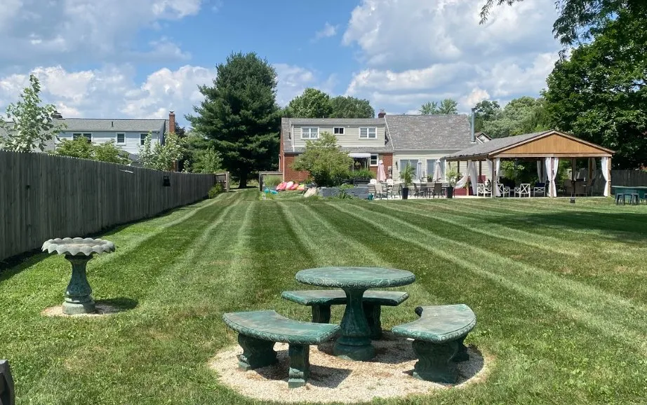 Professional lawn mowing service experts serving Canton, OH - Whitmer's Lawncare and Landscape