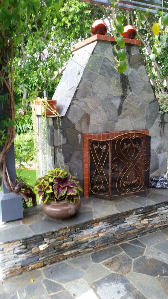 Professional lawn mowing service in Los Angeles, CA by Whitney LAndscape LA