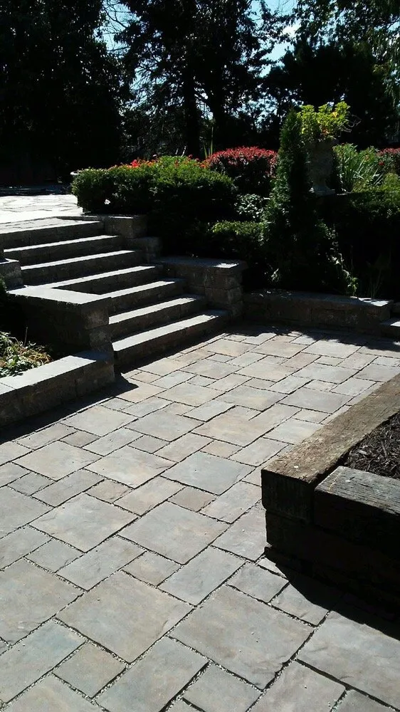 Professional lawn care service experts serving Grand Blanc, MI - Whitson Landscaping