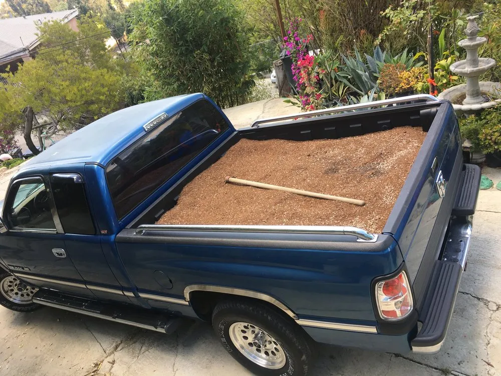 Affordable lawn mowing service experts serving Pico Rivera, CA - Whittier Fertilizer