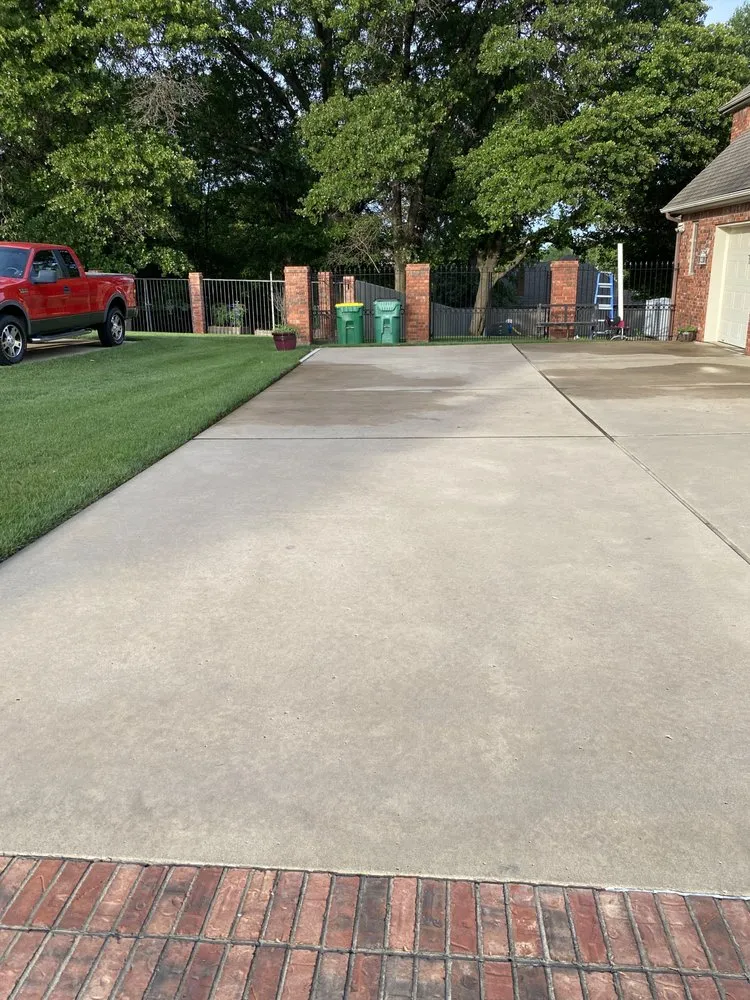 Reliable lawn mowing service experts serving Springdale, AR - Who’s Next Outdoor Services