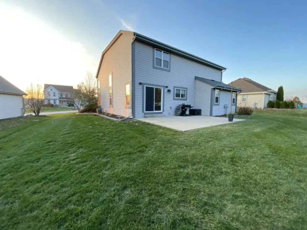 Professional lawn mowing service in Waukesha, WI by WI Labor Men