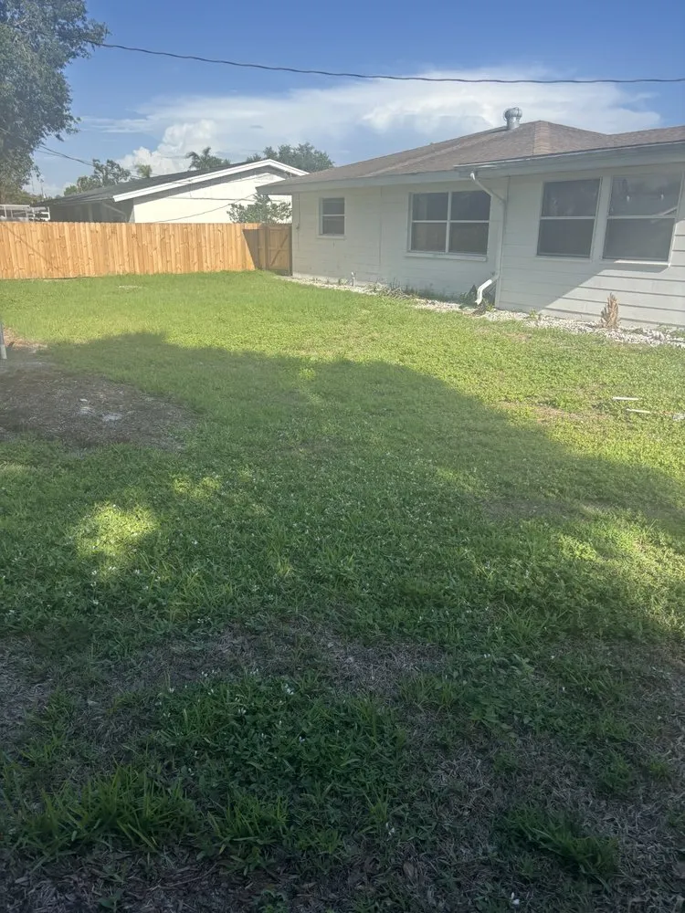 Affordable yard maintenance in Sarasota, FL - Wicho Landscaping