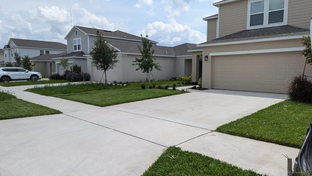 Custom lawn mowing service for beautiful yards in Homeland, FL by Widespread Lawn Services