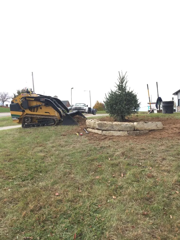 Top-rated yard cleanup service in Dubuque, IA by Widmeier Lawn Care