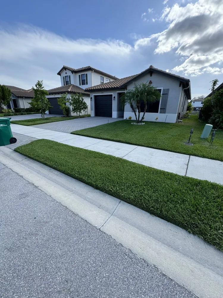 Affordable landscaping services experts serving Naples, FL - Wilbur Lawn Maintenance
