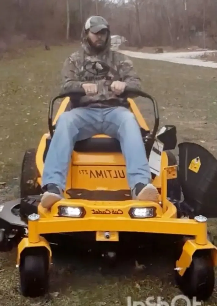 Affordable lawn mowing service experts serving Jackson, KY - Wildcat Lawn Management