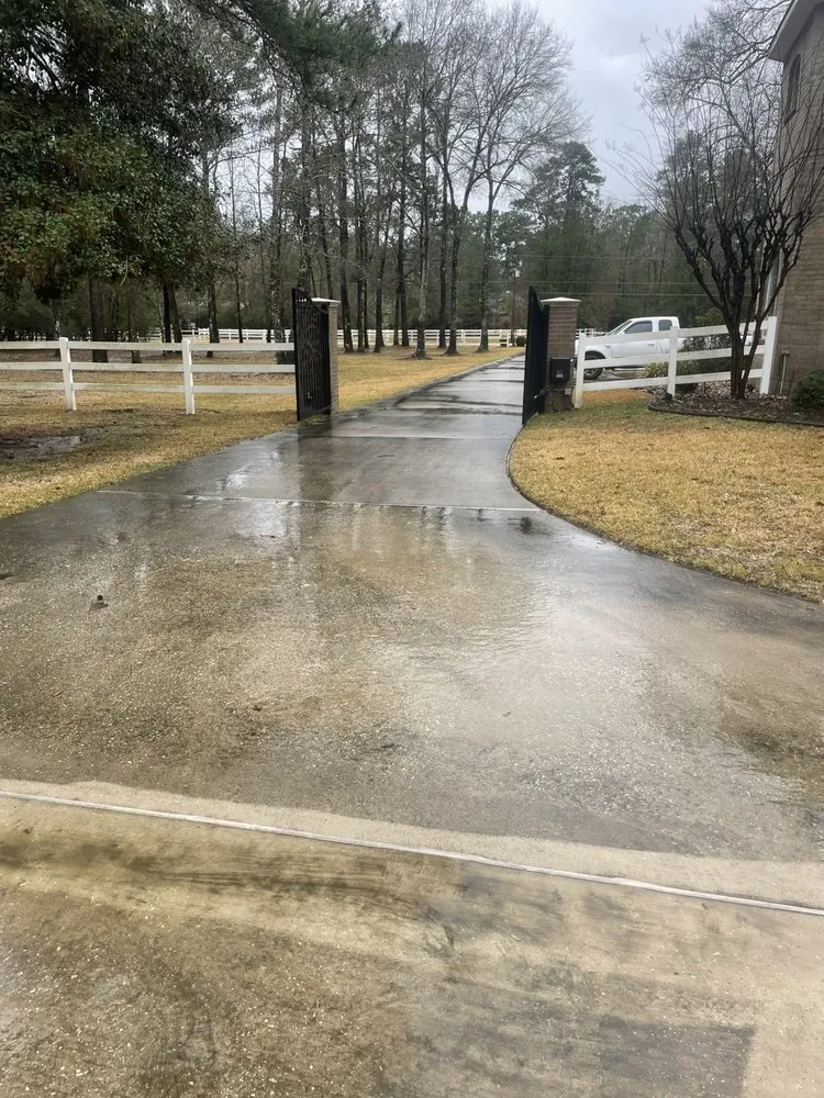 Expert yard maintenance near you in Huffman, TX by Wildman Landscaping