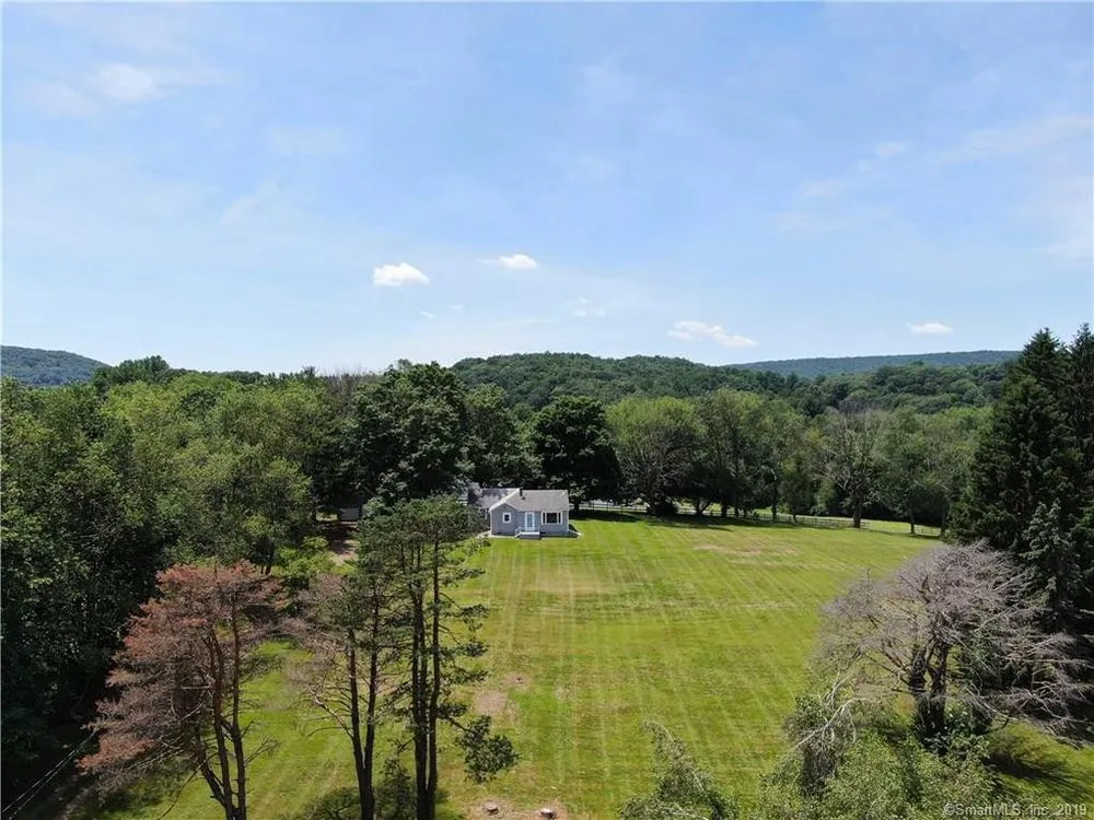 Local lawn mowing service experts serving Middletown, CT - Wildwood Lawn Care