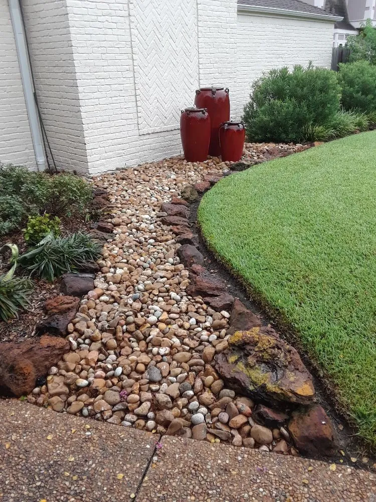 Professional lawn care service experts serving Houston, TX - Wilfredo Monterrosa