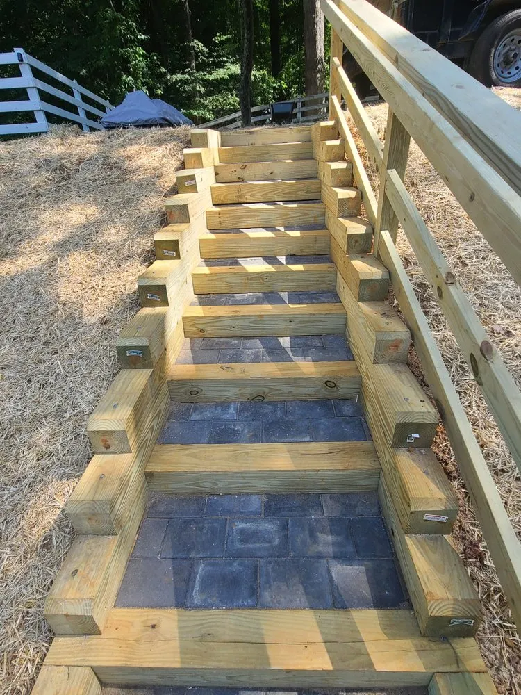 Top-rated landscaping services in Williamsburg, VA - Wiliiamsburg Retaining Construction Landscaping