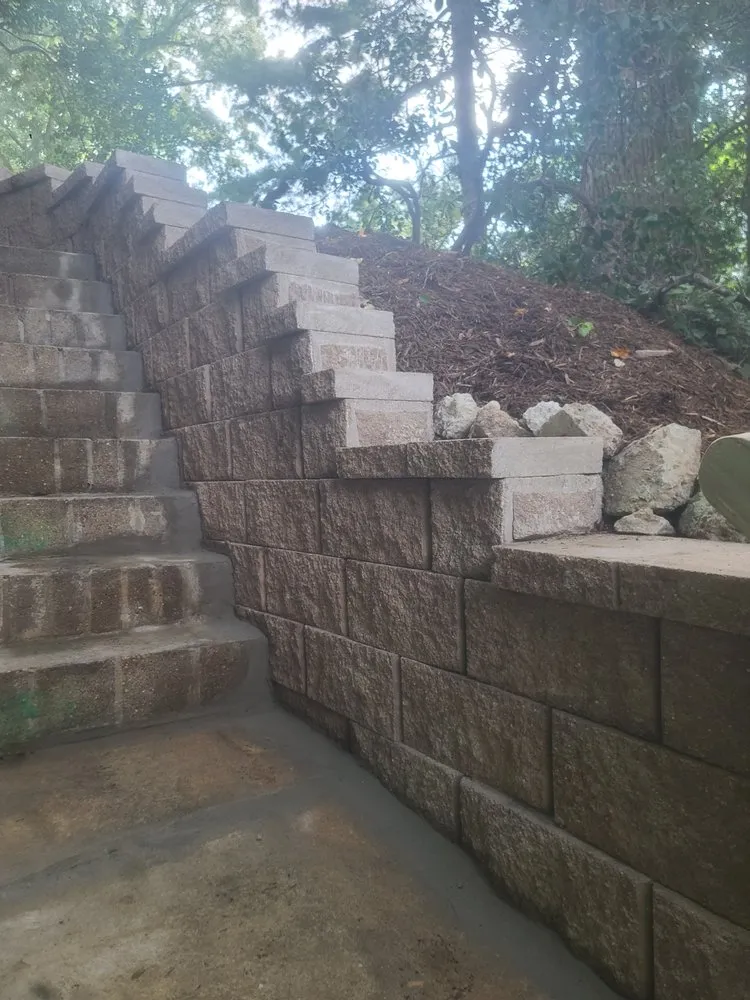 Affordable outdoor landscaping for year-round maintenance across Williamsburg, VA - Wiliiamsburg Retaining Construction Landscaping