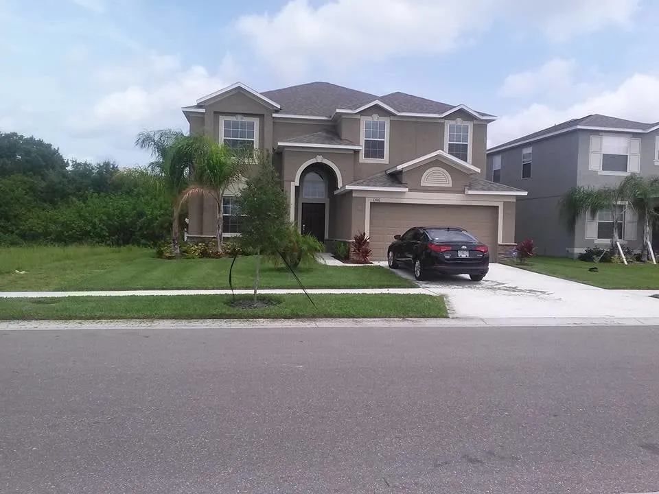 Professional residential landscaping in Wimauma, FL by William Chapples Lawn Care