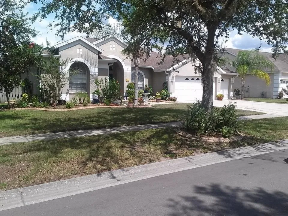 Top-rated landscaping services in Wimauma, FL by William Chapples Lawn Care