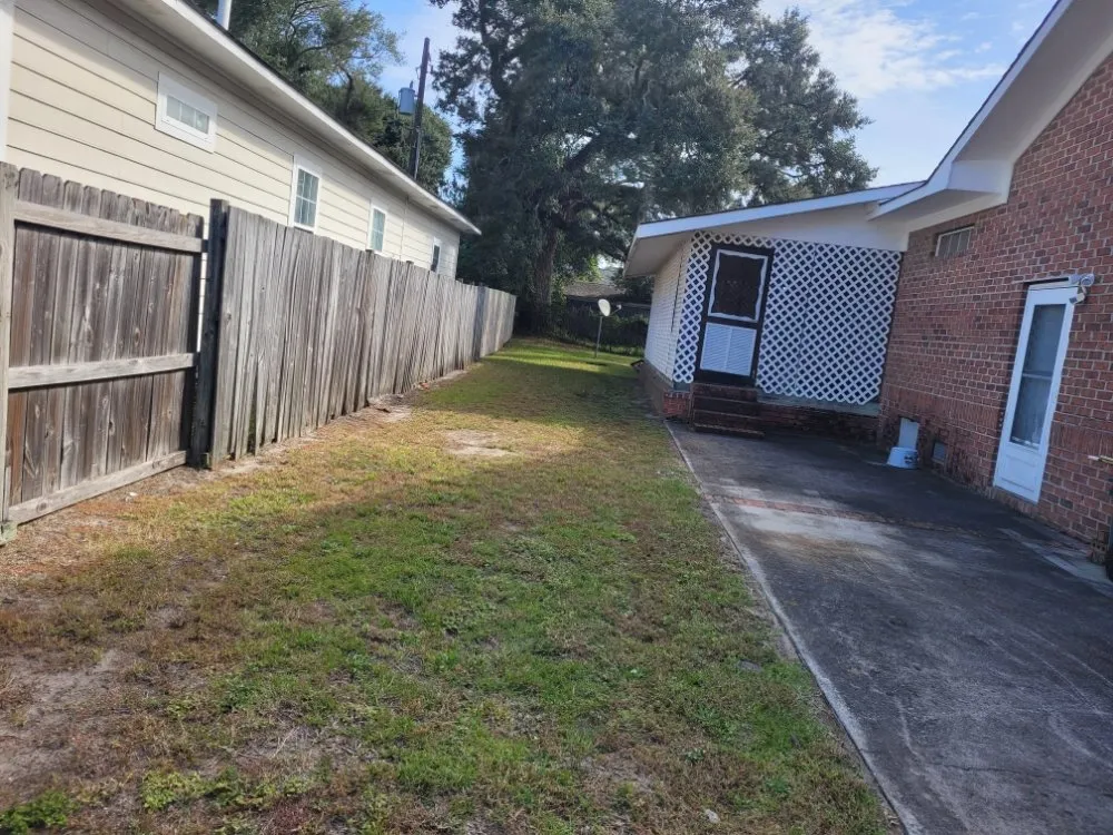 Top-rated lawn mowing service in North Charleston, SC - William Lawn Care Service