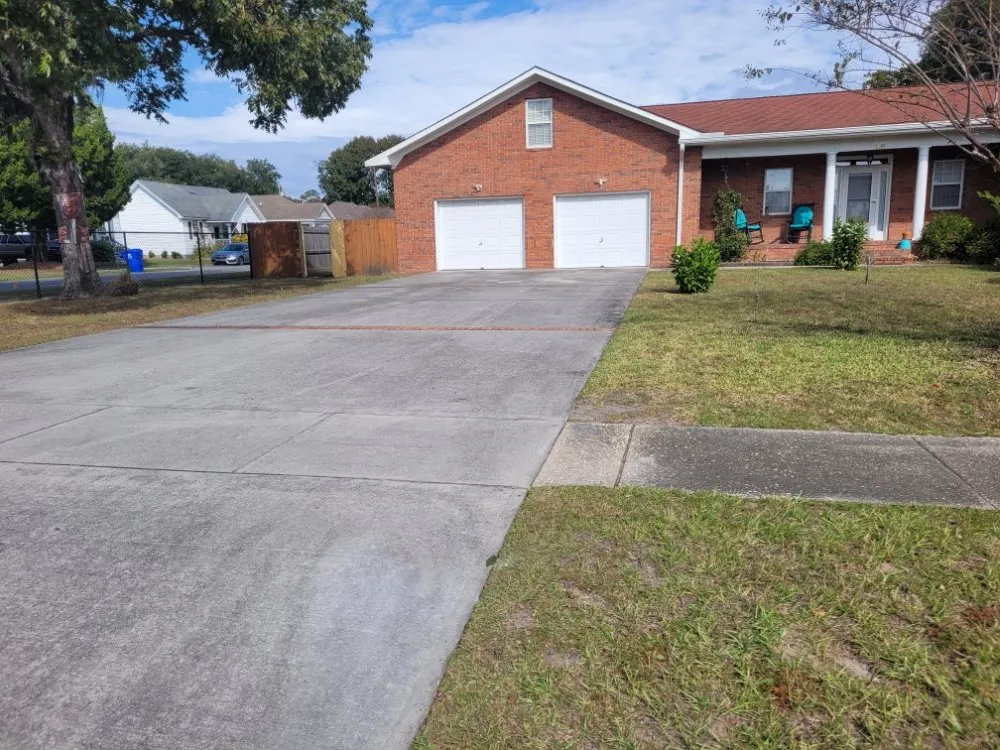 Reliable lawn care service experts serving North Charleston, SC - William Lawn Care Service