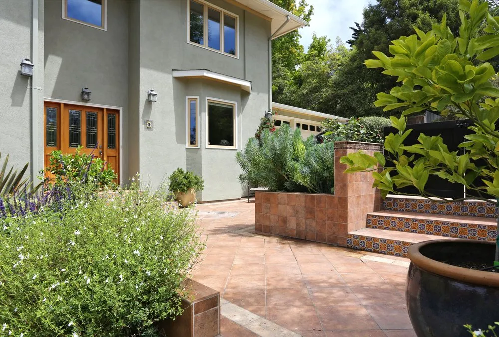 Custom lawn mowing service near you in Sonoma, CA by William Patrick Builders