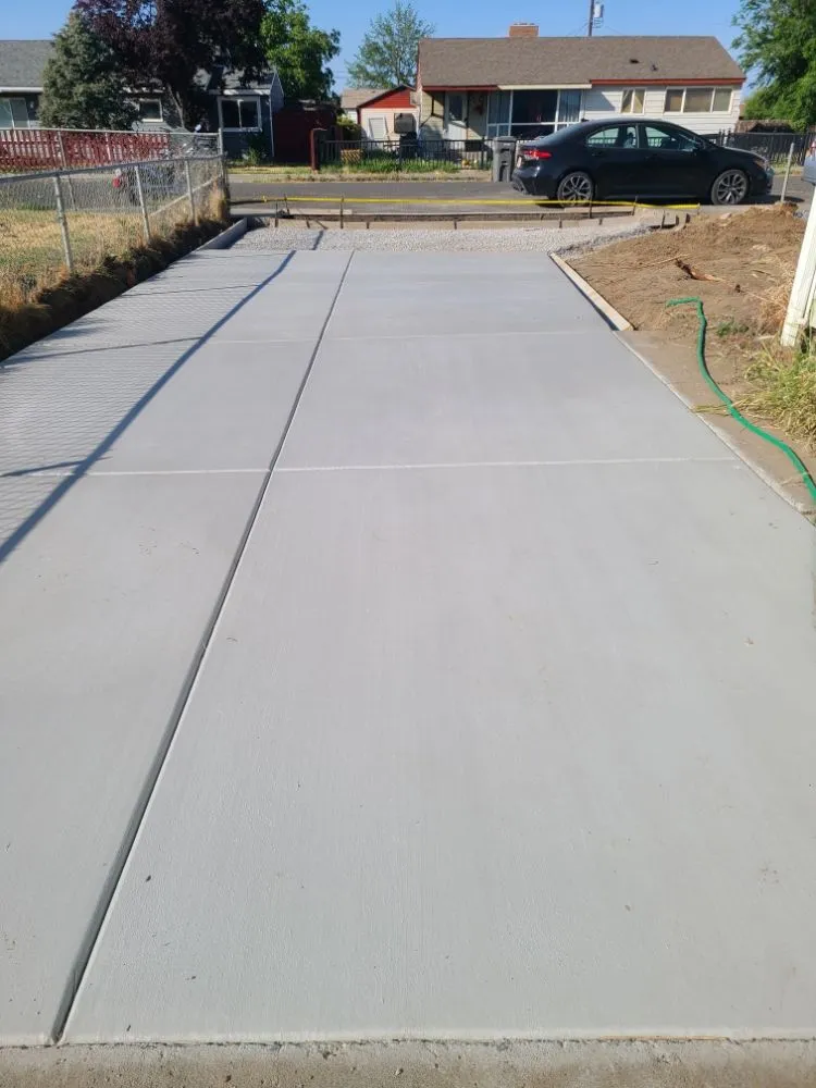 Custom yard maintenance in Kennewick, WA by Williams Landscaping & Construction