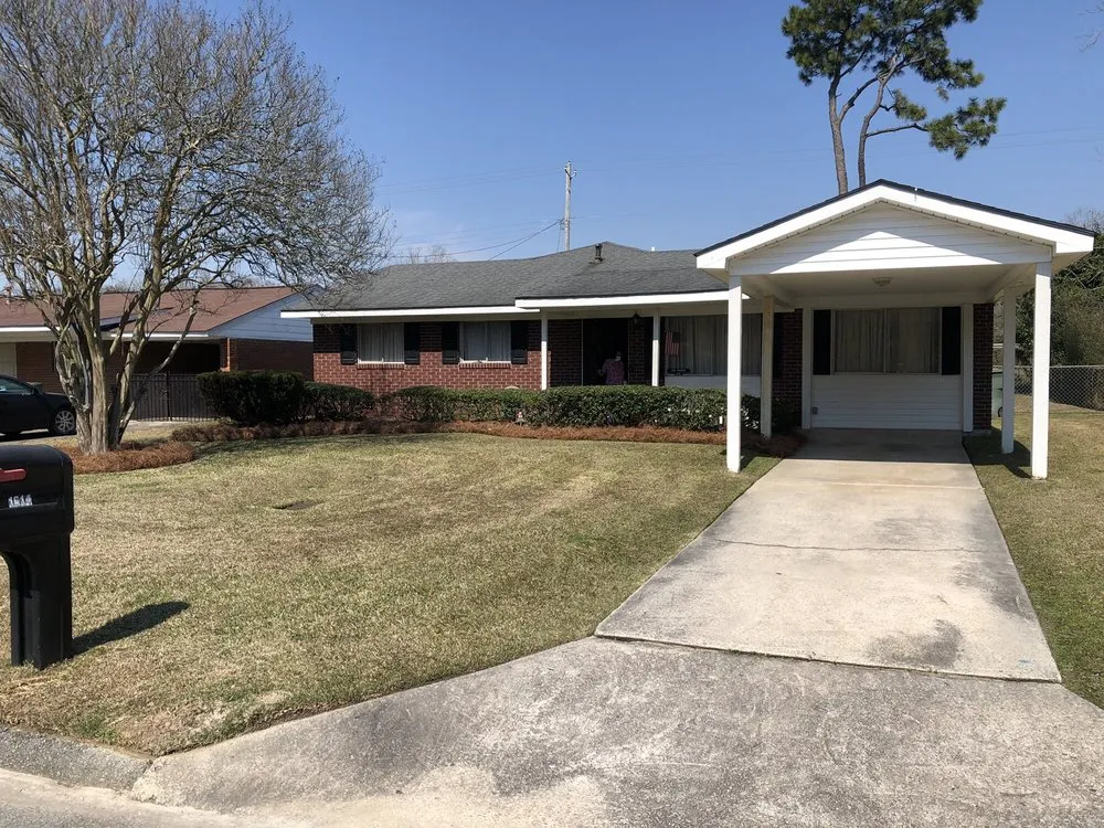 Affordable yard cleanup service for year-round maintenance across Savannah, GA - Williams Landscaping