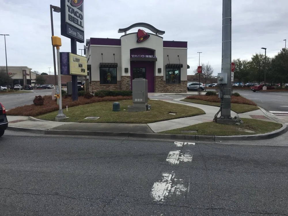 Expert lawn mowing service in Savannah, GA - Williams Landscaping