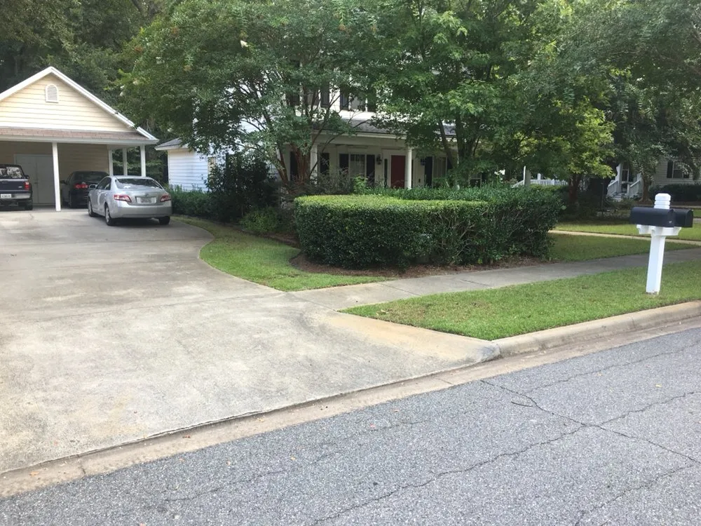 Custom outdoor landscaping for homes in Savannah, GA by Williams Landscaping