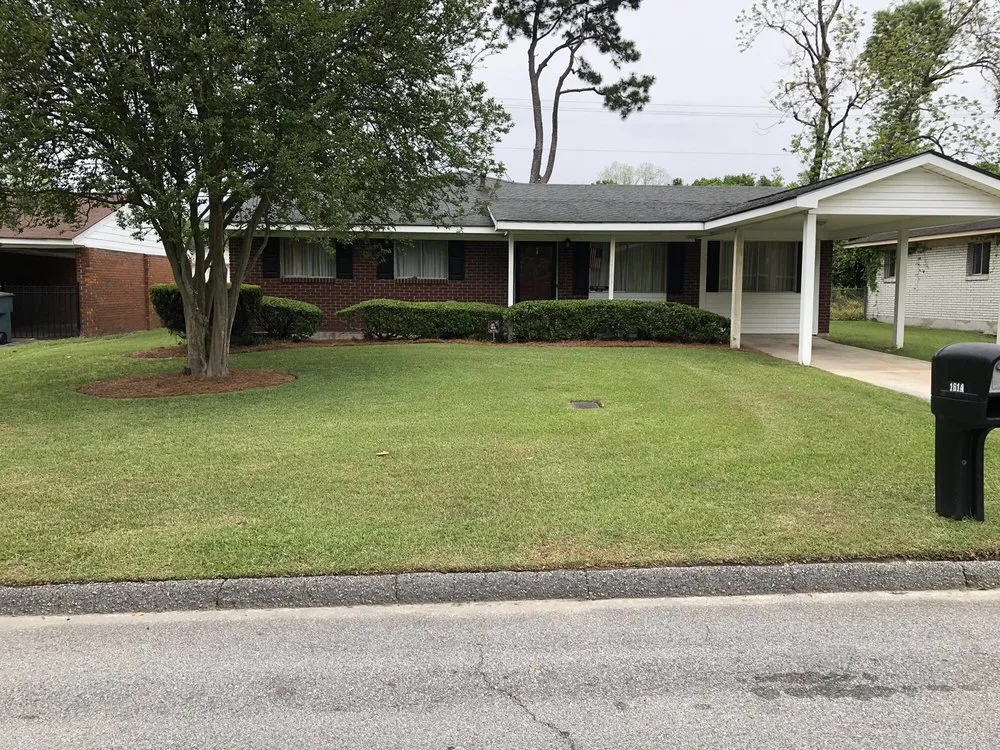 Expert lawn care service experts serving Savannah, GA - Williams Landscaping