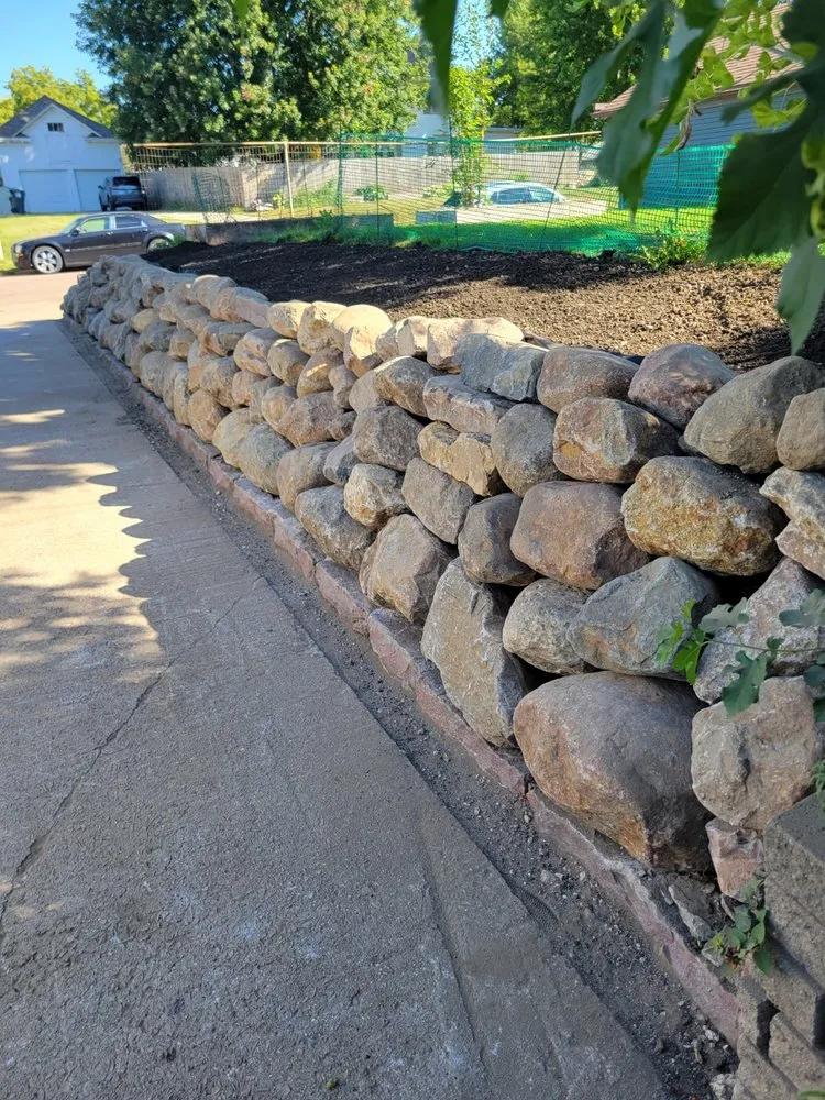 Custom yard cleanup service for homes across Sioux Falls, SD - William's Landscaping