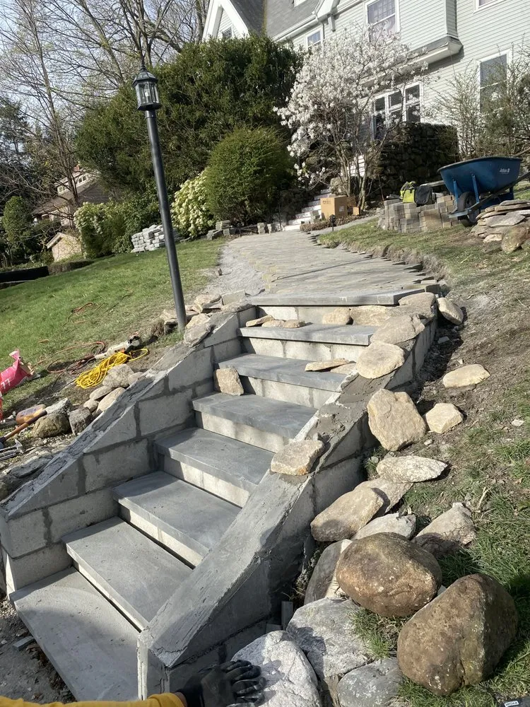 Professional yard maintenance in Waltham, MA - William's Landscaping