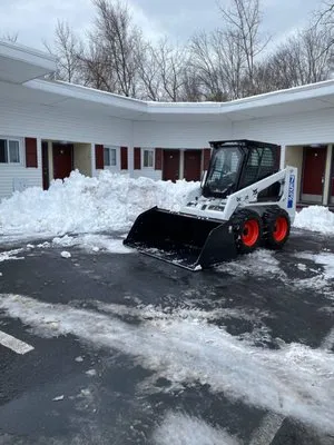 William's Landscaping Logo