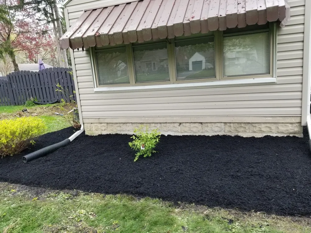 Local lawn care service with custom design across Girard, OH - Williams Lawn Care Services