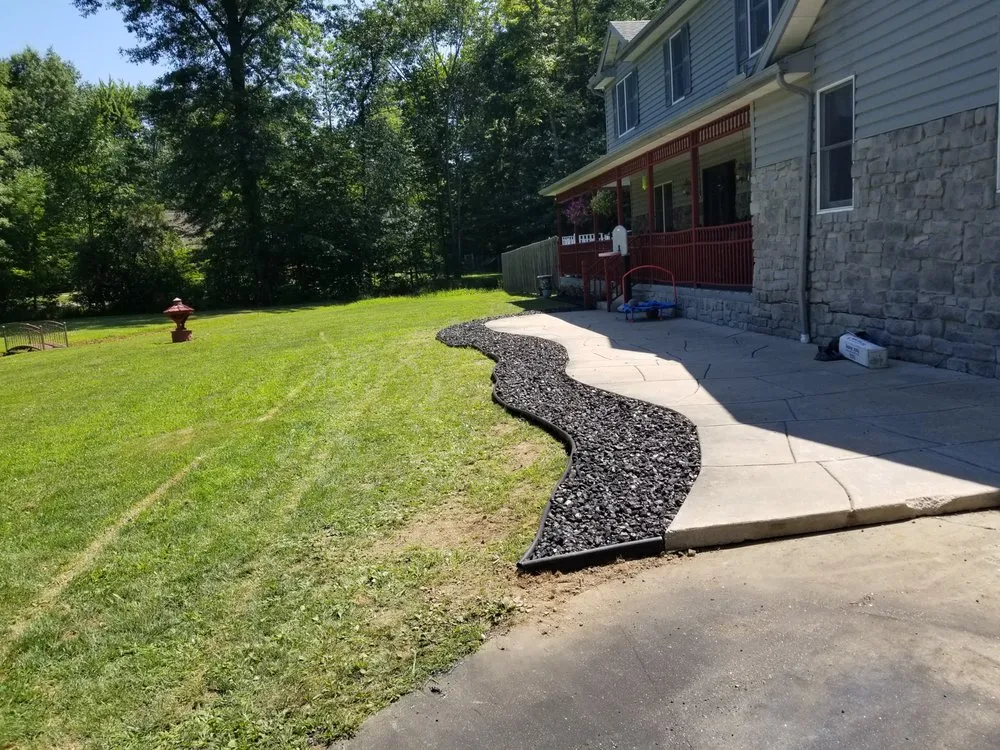 Custom lawn mowing service in Girard, OH by Williams Lawn Care Services