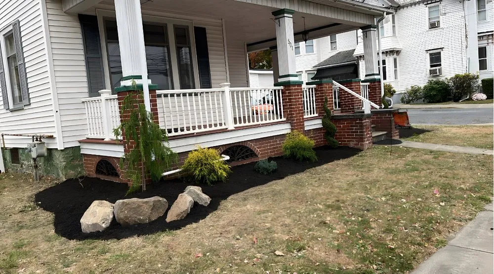 Custom lawn mowing service in Pen Argyl, PA - Williams Lawn Maintenance