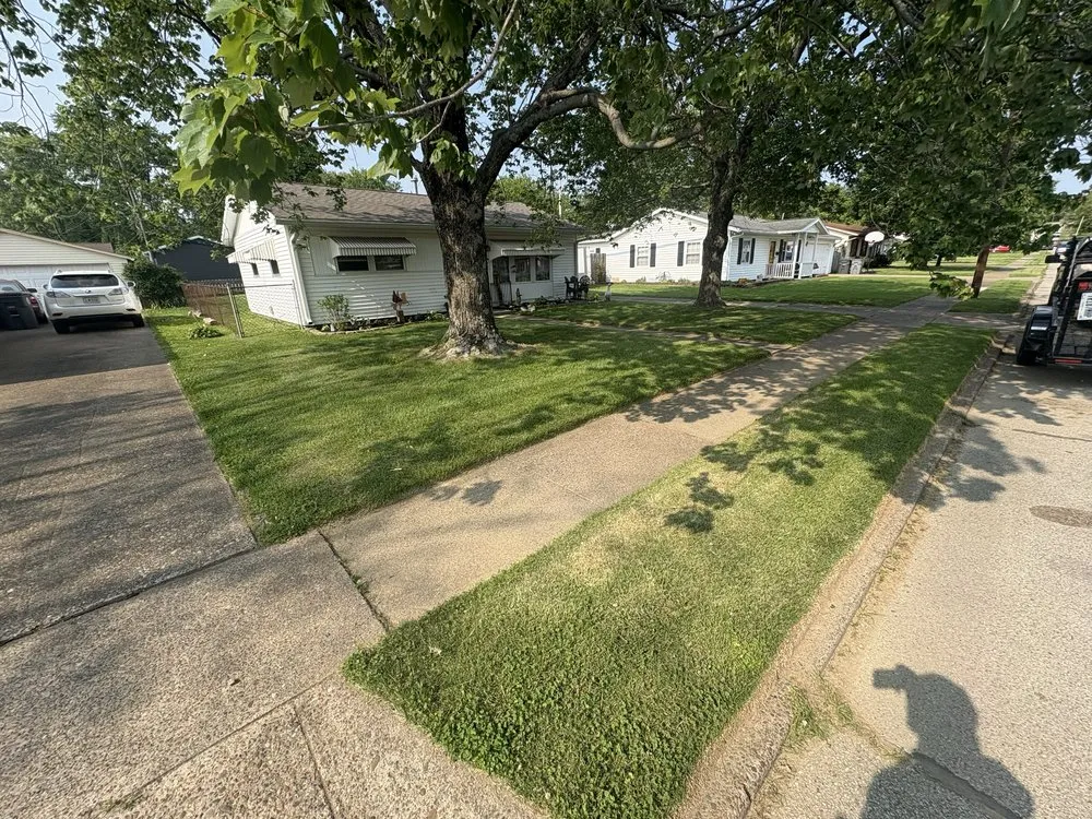 Custom garden landscaping in Evansville, IN by Williams Lawncare & Landscaping