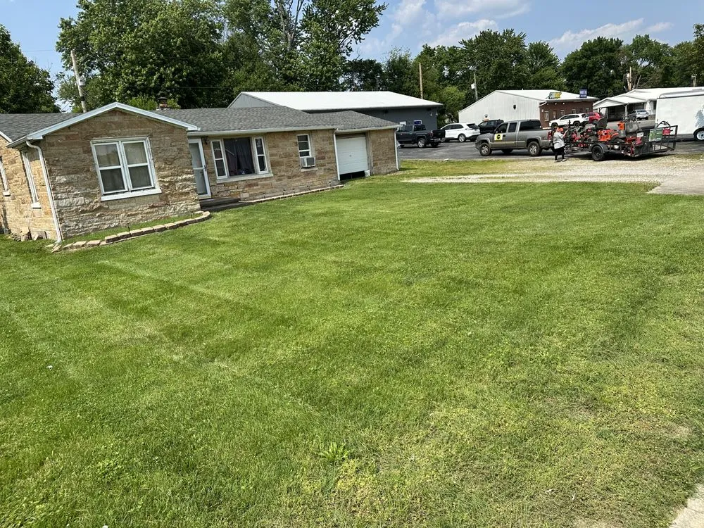 Affordable residential landscaping in Evansville, IN by Williams Lawncare & Landscaping