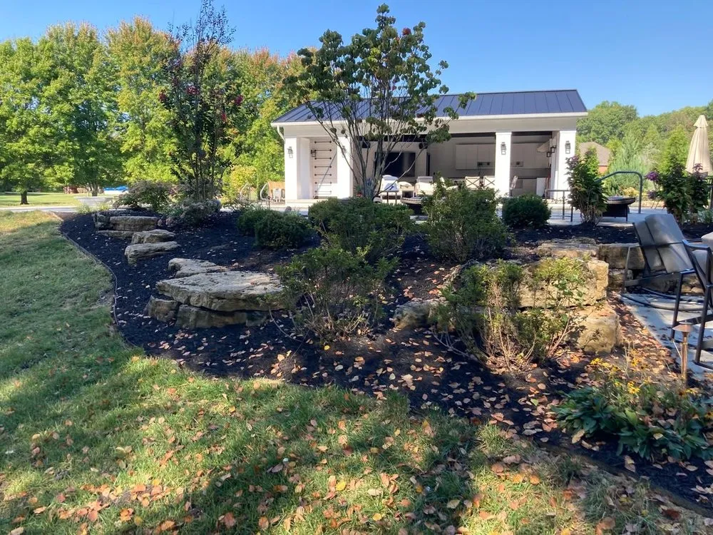 Top-rated yard cleanup service experts serving Evansville, IN - Williams Lawncare & Landscaping