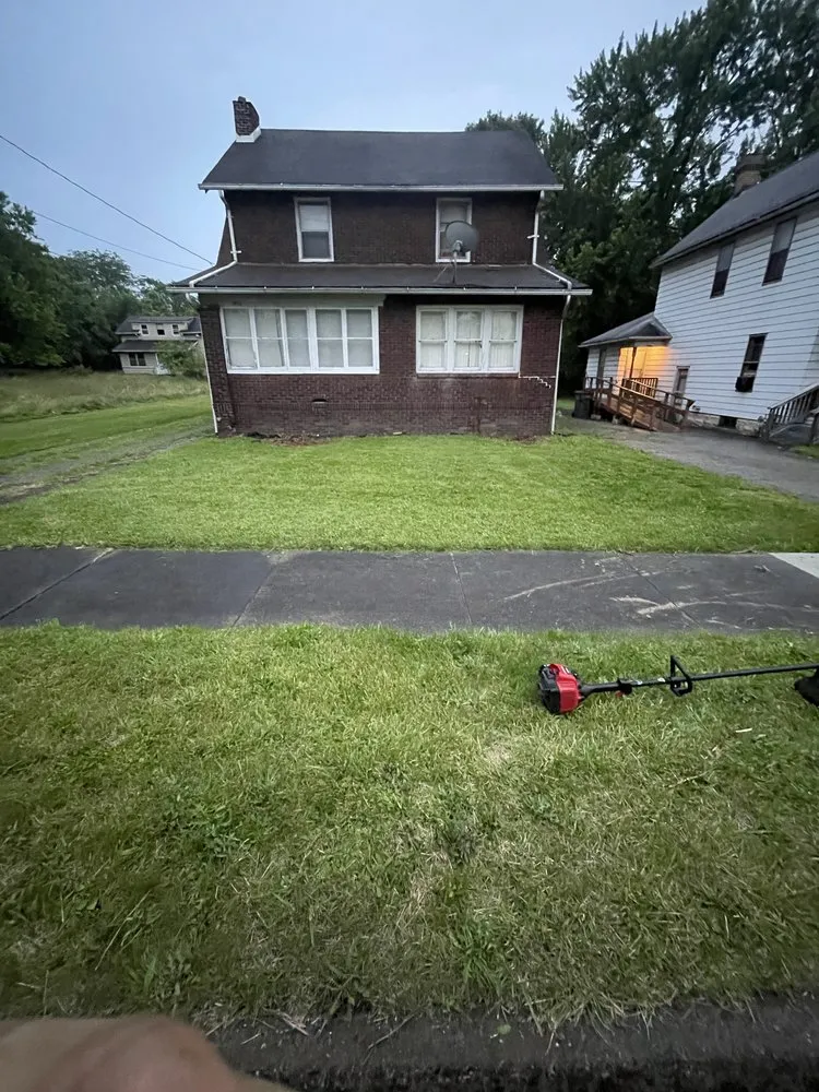 Reliable outdoor landscaping with custom design in Canton, OH by Williams National Service