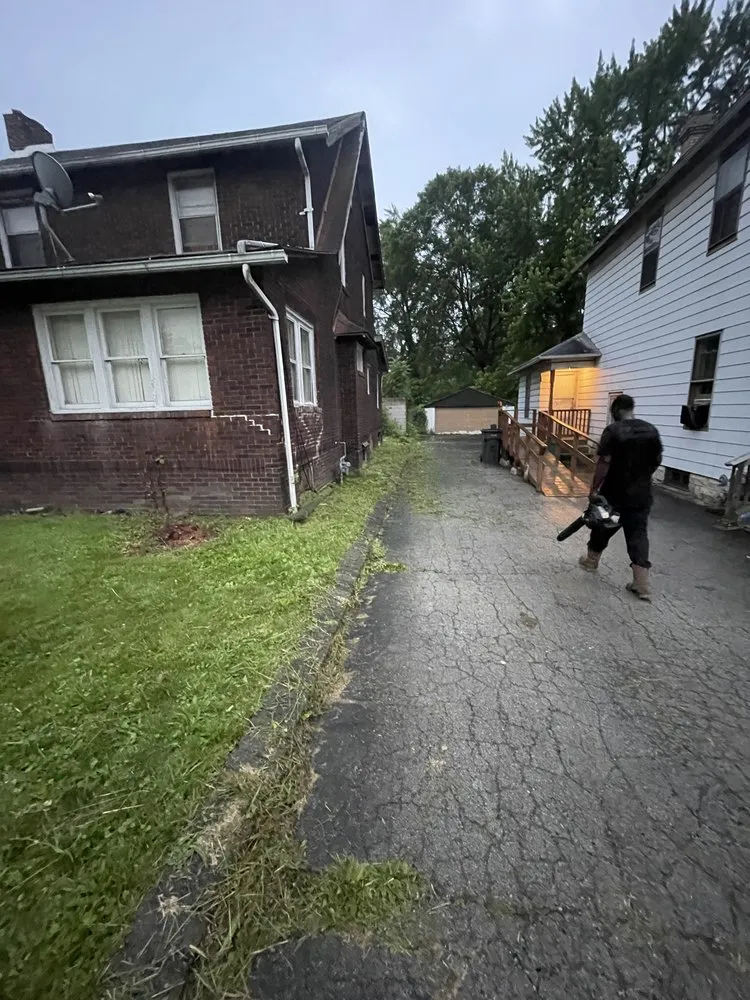 Top-rated outdoor landscaping experts serving Canton, OH - Williams National Service