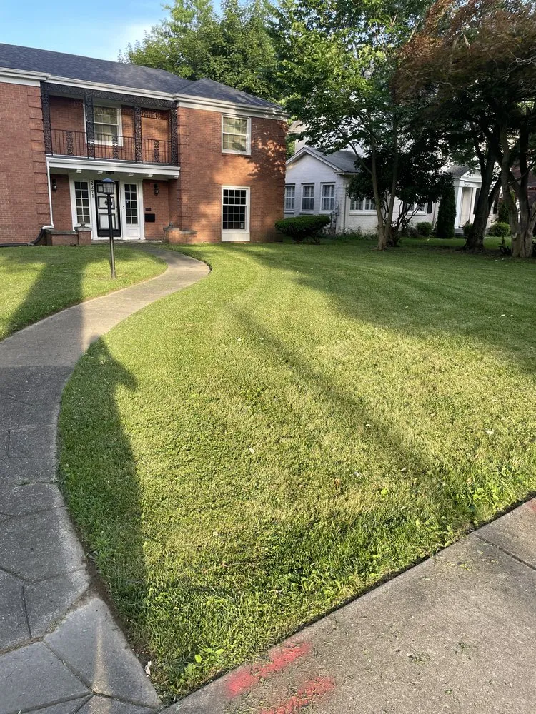 Top-rated garden landscaping experts serving Canton, OH - Williams National Service